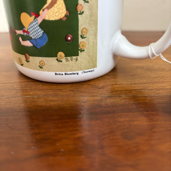 Vintage UNICEF Greeting Mug - Picture 9 of 9